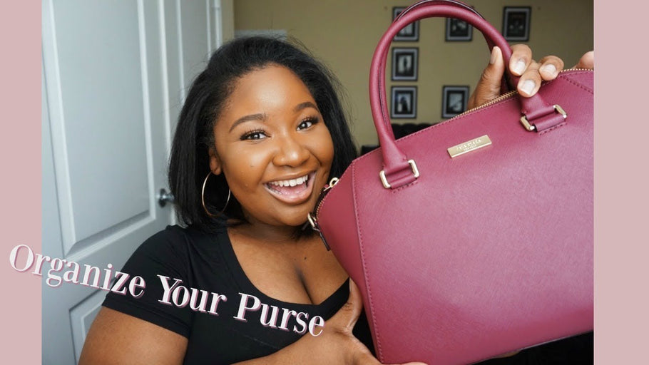 Hey guys! I am bringing you some purse organization tips by showing you how I organize my handbag everyday