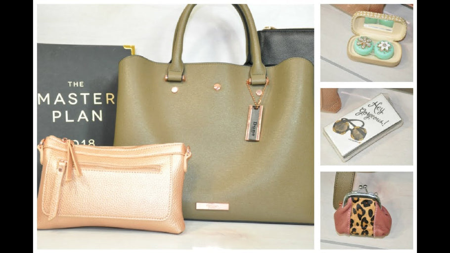 This is my very first What's in My Bag Video